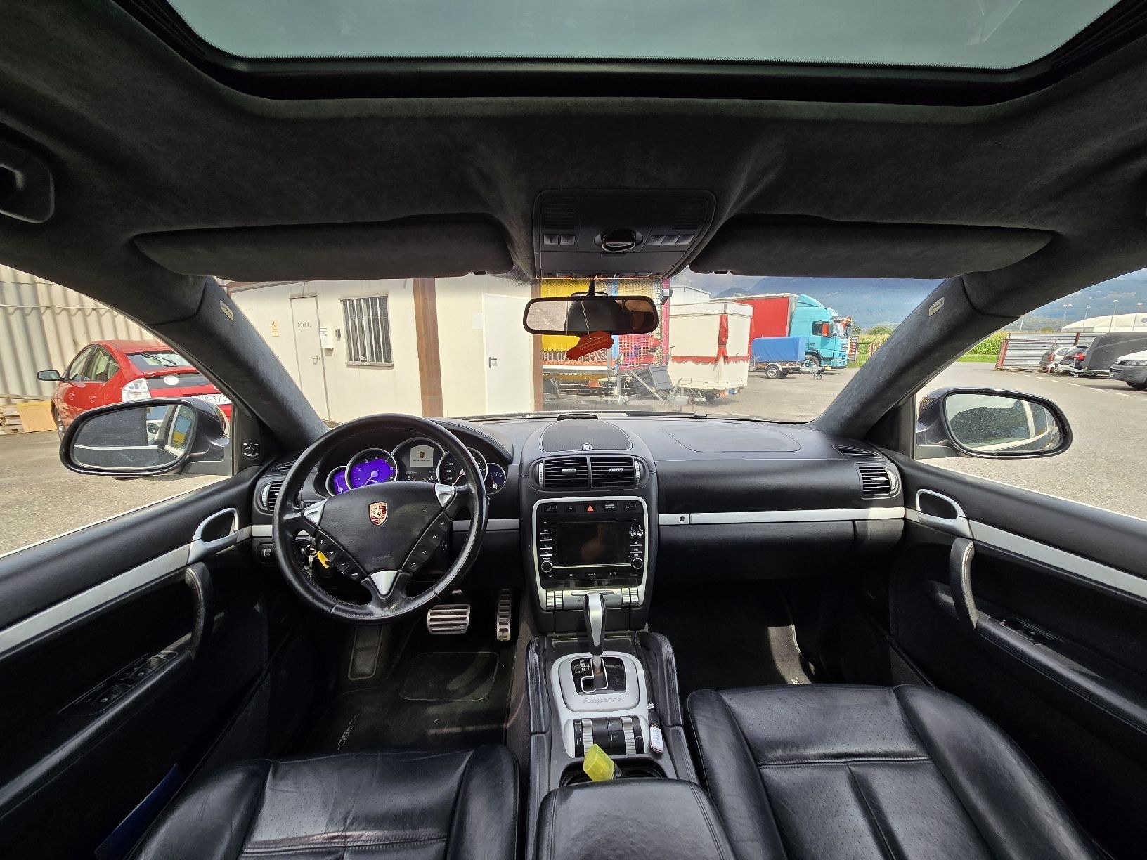 Porsche Automobili: Porsche Cayenne Turbo – Usato da Montreux venduto da PremerlServices 8