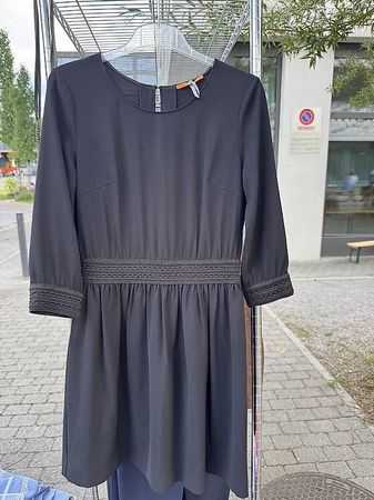 BOSS Orange, tolles schwarzes Kleid, Gr. 36