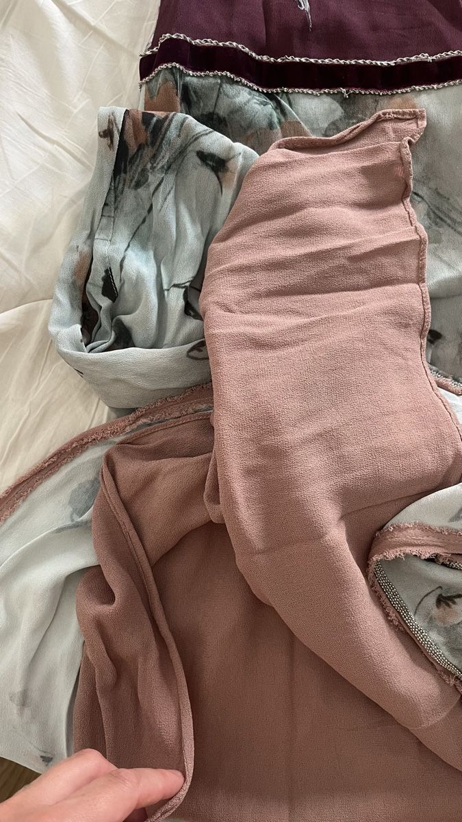 Zara Vestiti: Abito Zara lungo floreale colore misto  – Nuovo (secondo la descrizione) da Lugano venduto da yul_fhg2 7
