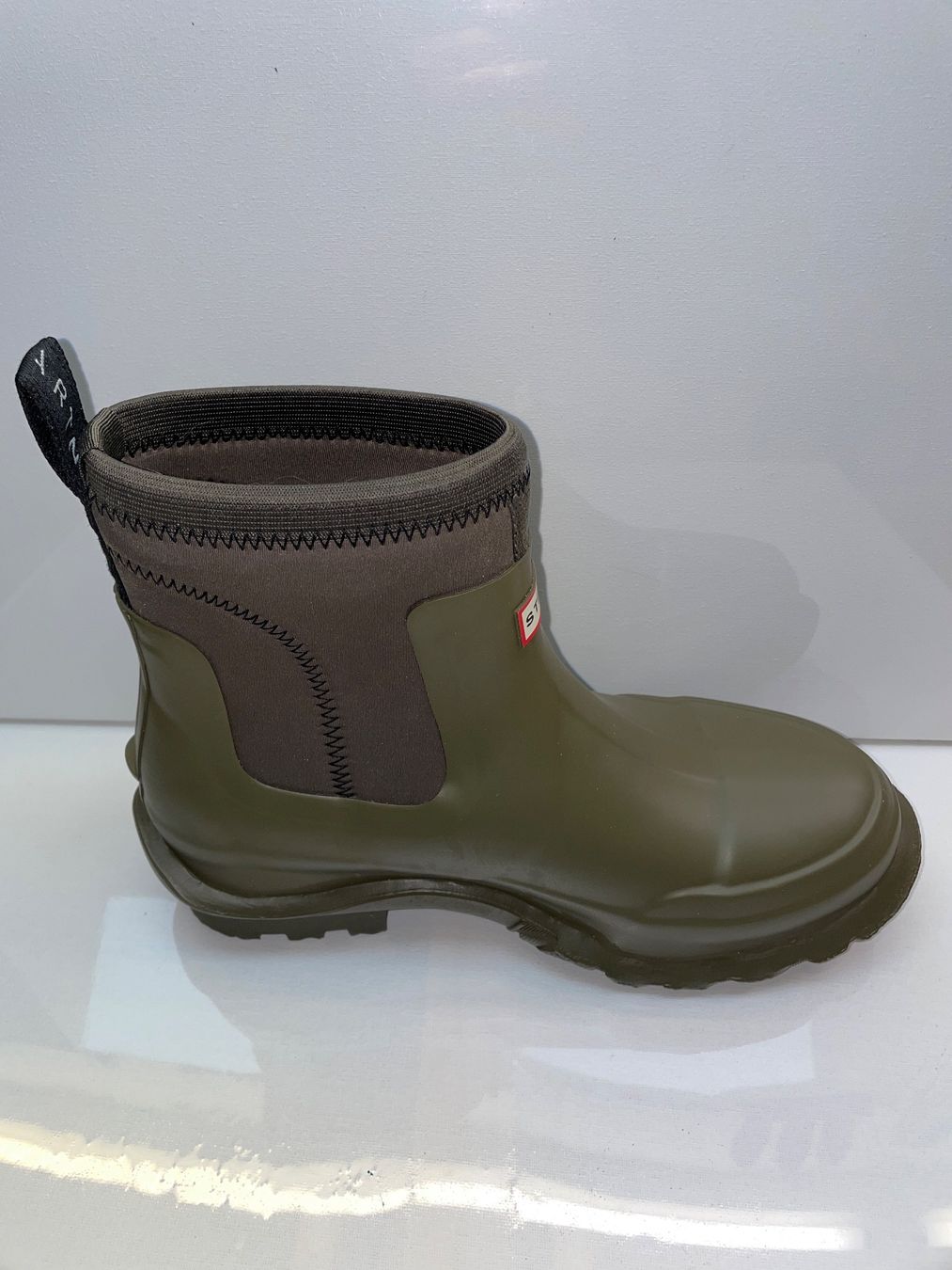 Herrenschuhe: Olivfarbige Hunter Gummistiefel 'Stella McCartney', Gr 43 – Neu (gemäss Beschreibung) aus Wolfhausen von Mawere 3