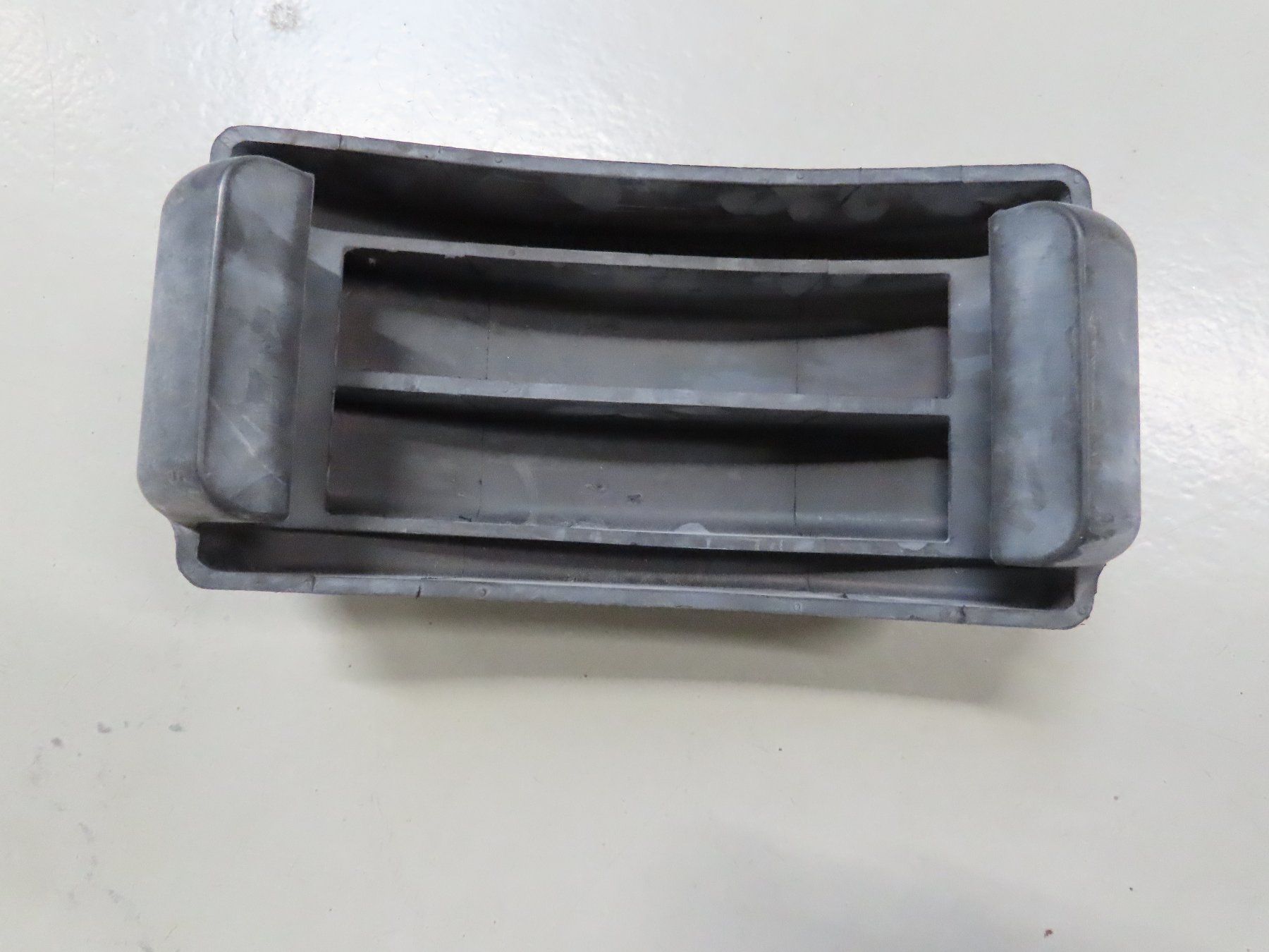 Finestre: Seilfensterabdeckung (Taubenreuther) – Usato da Alpnach-Dorf venduto da Hess-Automobile 2