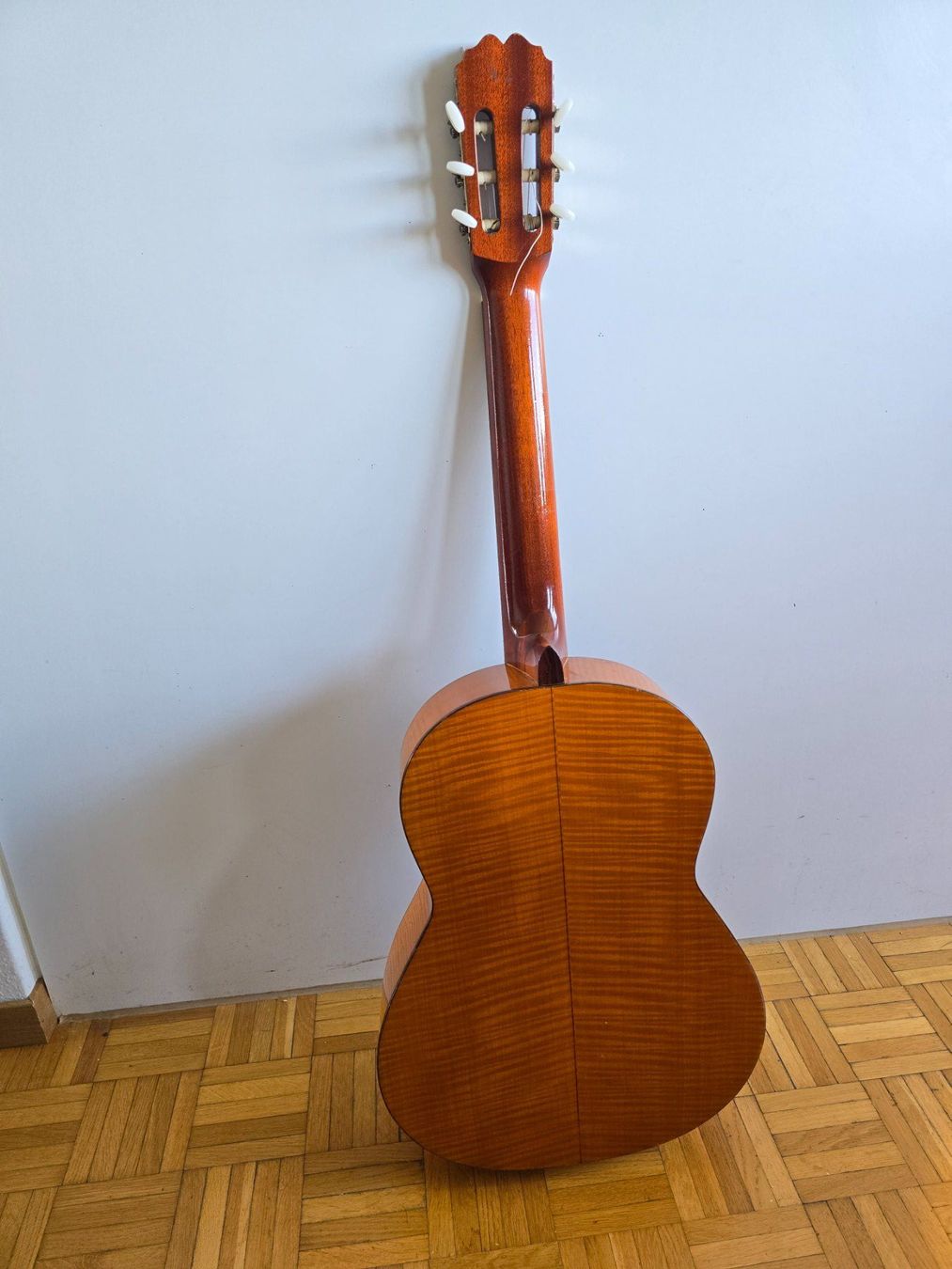 Strumenti musicali: Gitarre Admira – Usato da Zug venduto da musikundtechnik 1