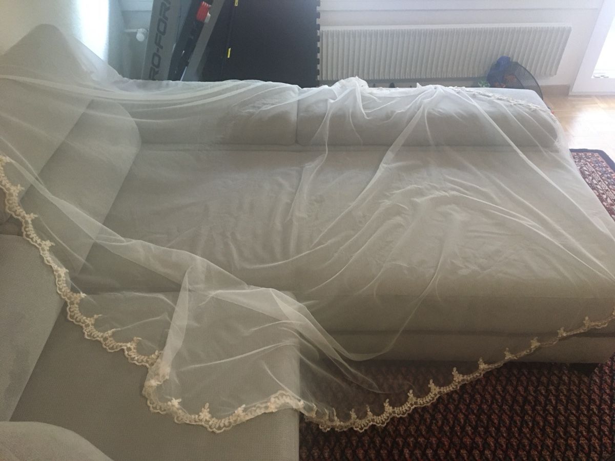 Robes: Robe mariage – Neuf (Voir description) à Genève par ibrahim9dd17 7