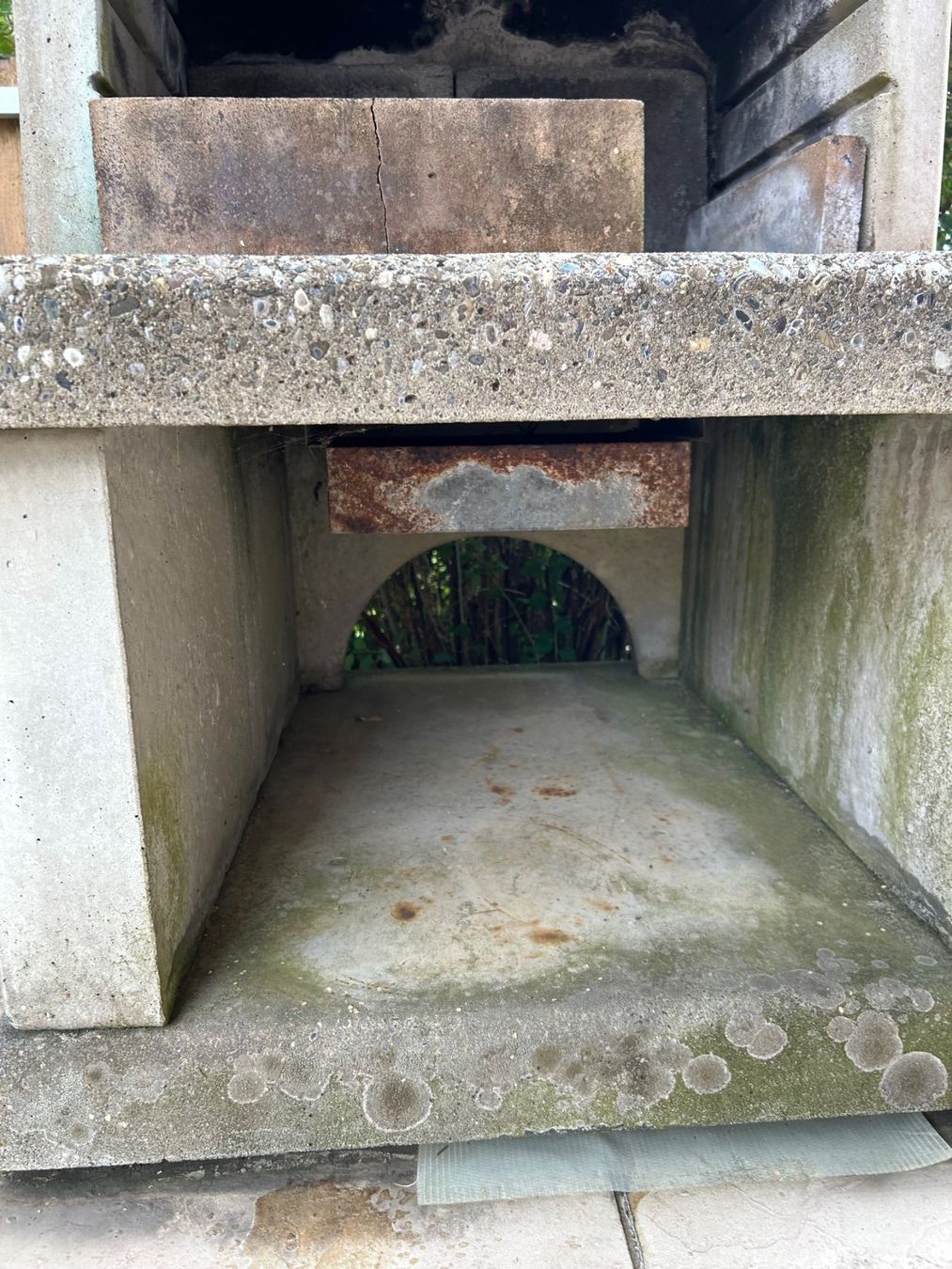 Griglie: Gartencheminée, Massiver Steingrill-Ofen – Usato da Untereggen venduto da mara15 1