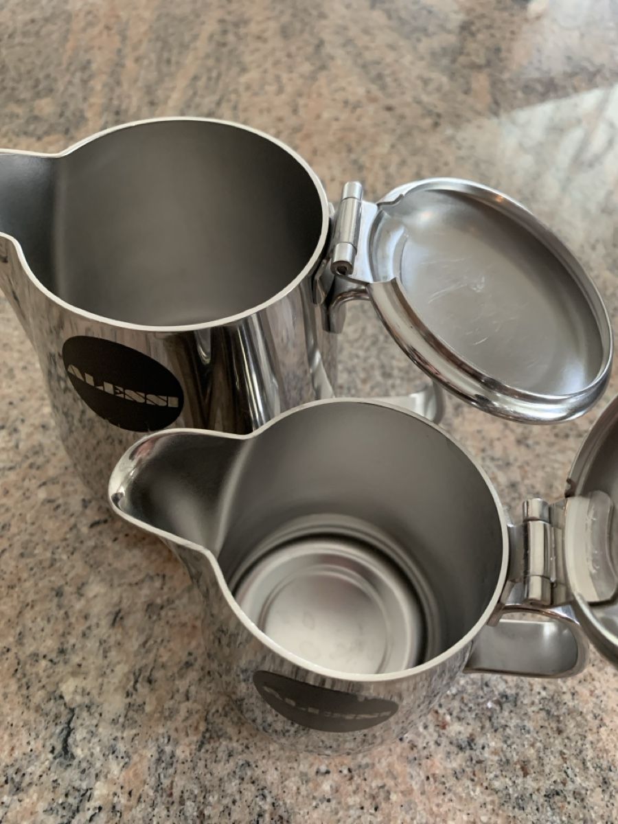Alessi Geschirr: Milch - und Kaffeekännchen ALESSI – Neu (gemäss Beschreibung) aus Dietlikon von  1
