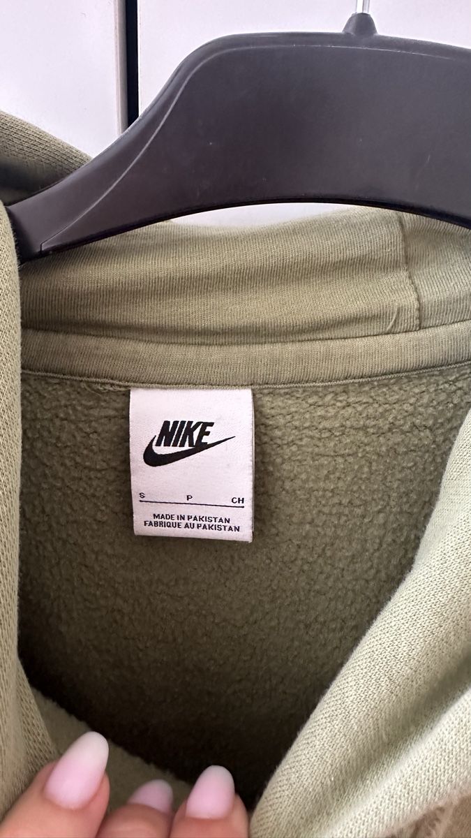 Nike Maglioni & Felpe: Nike Kapuzenpullover Hoodie olivgrün  – Usato da Sirnach venduto da kla_mk2g 2