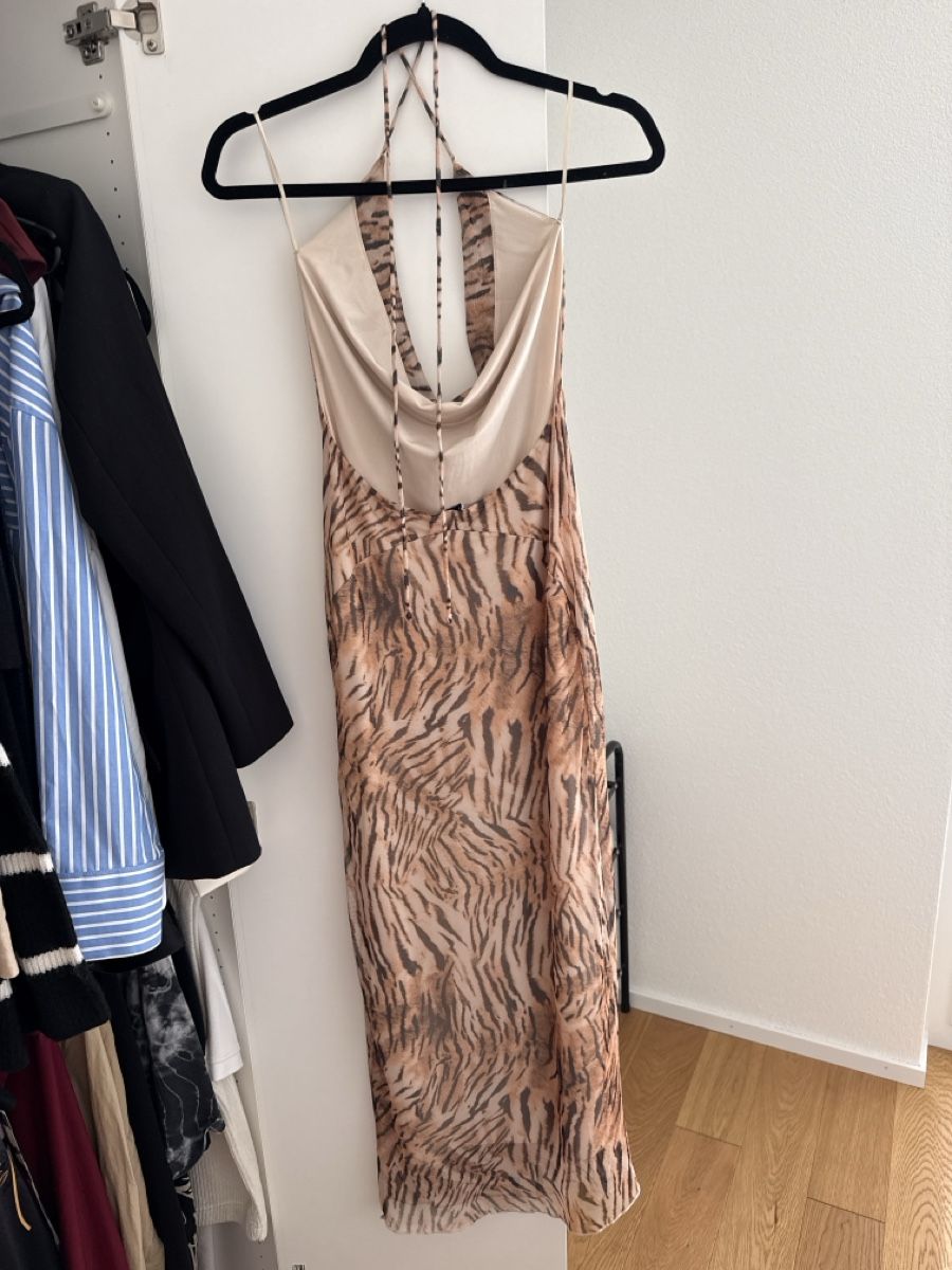 Bershka Kleider: Dress  – Gebraucht aus Nebikon von Preloved_bykelly 1