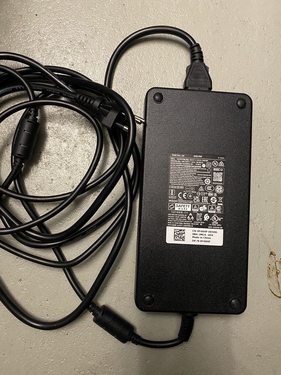 Dell Caricabatterie: Netzteil Dell GA240PE1-00 – Usato da Bettingen venduto da 3663667