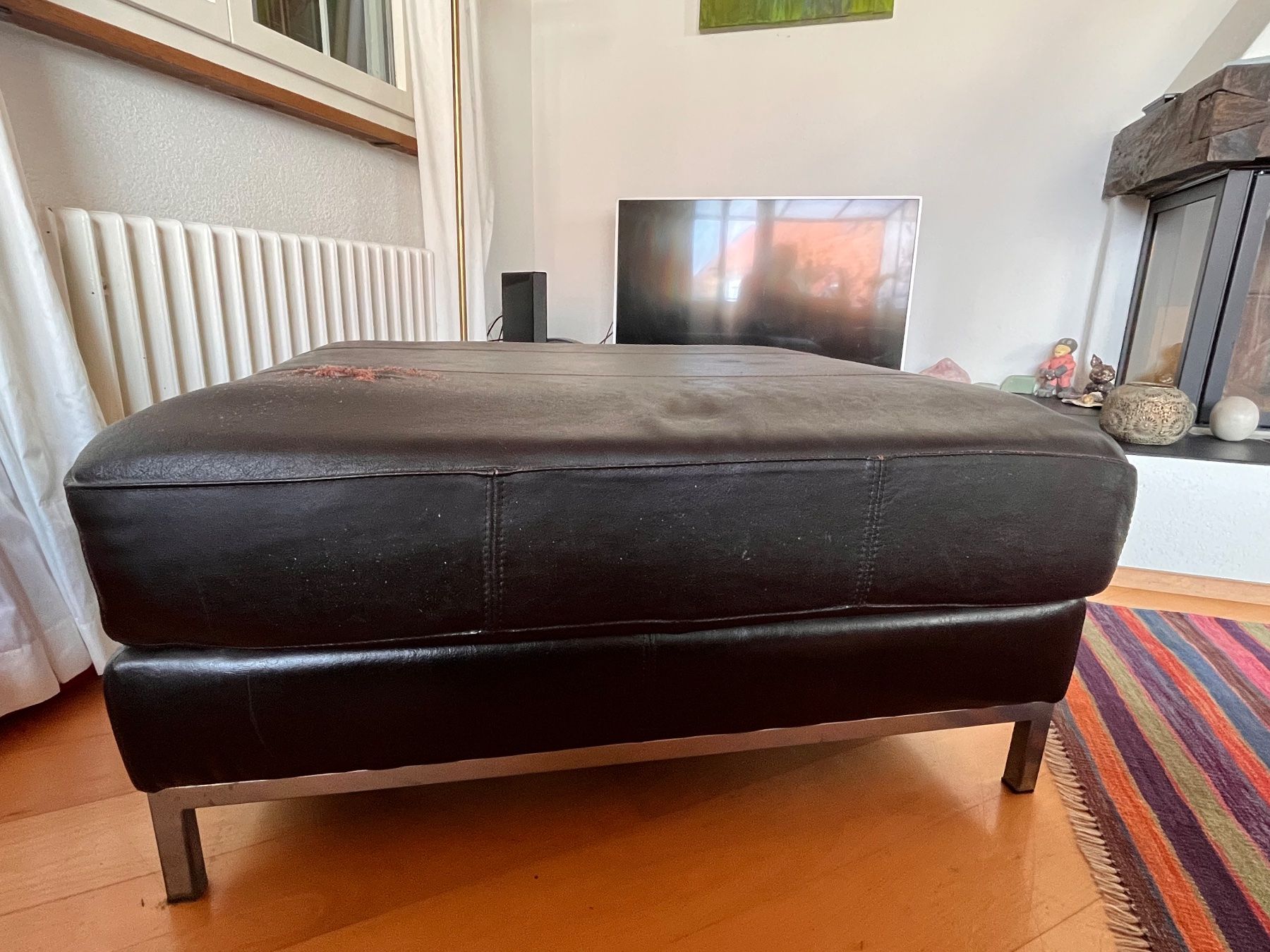 Sgabelli: Fussableger (zu Sofa) aus dunkelbraunem Echtleder – Usato da Rüti ZH venduto da kraner 1