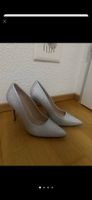 Tamaris Pumps silber mit Glitzersteinen gebraucht Zustand