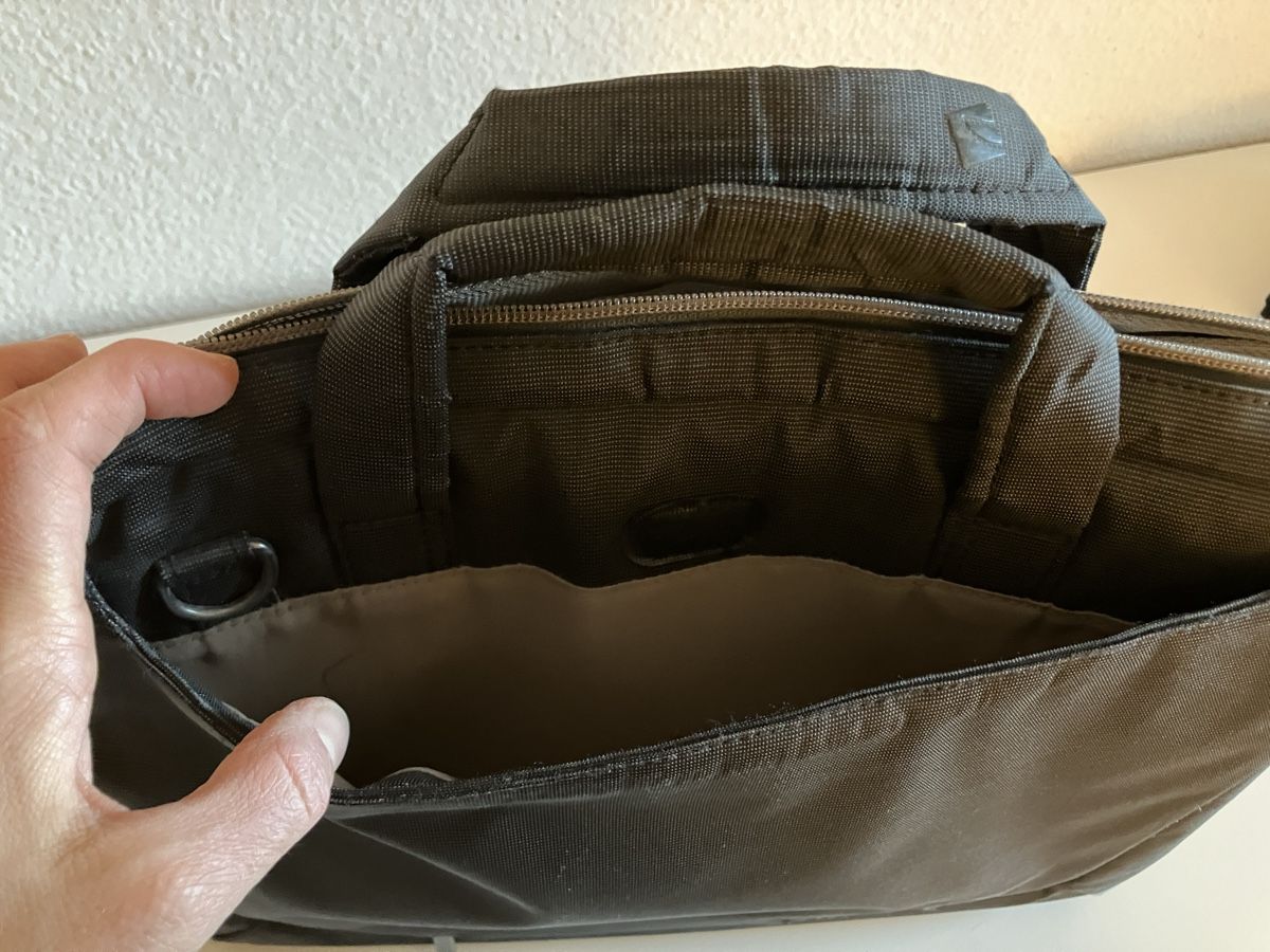 Tucano Borse: Notebooktasche / Sacoche ordinateur portable – Usato da Zürich venduto da juliearlt 3