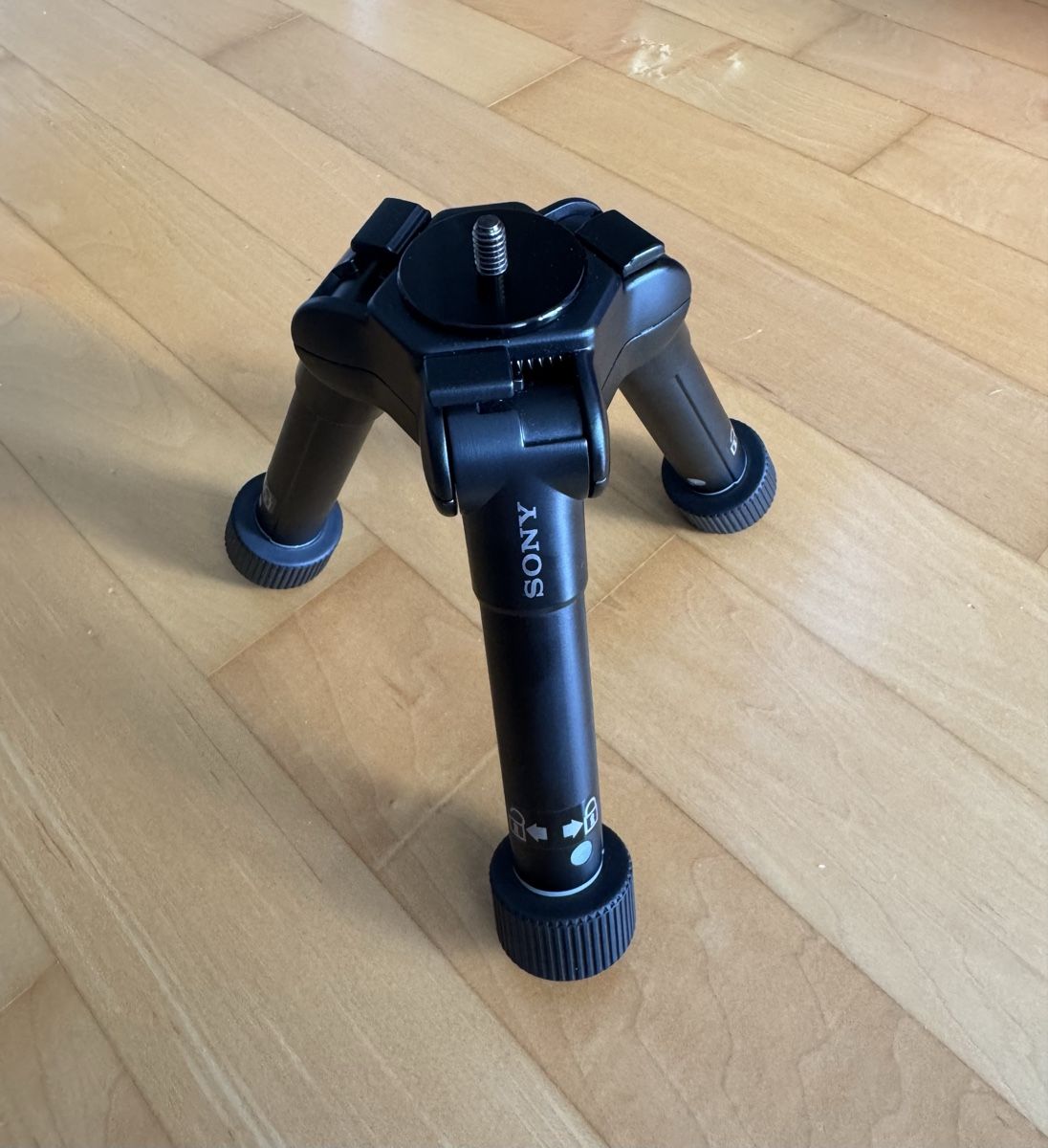 Trépieds & Accessoires: Sony Tisch- / Mini-Stativ (Micro-Tripod) – D'occasion à Busswil BE par Michael_Kobe 1