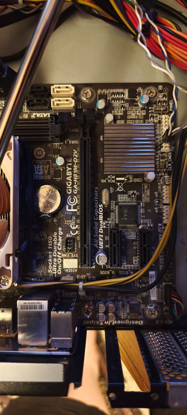 Intel PC: Alter SFF Computer mit 8GB RAM, i7-4790K, 4TB HDD – Usato da Wölflinswil venduto da EIFACH_CJ 5