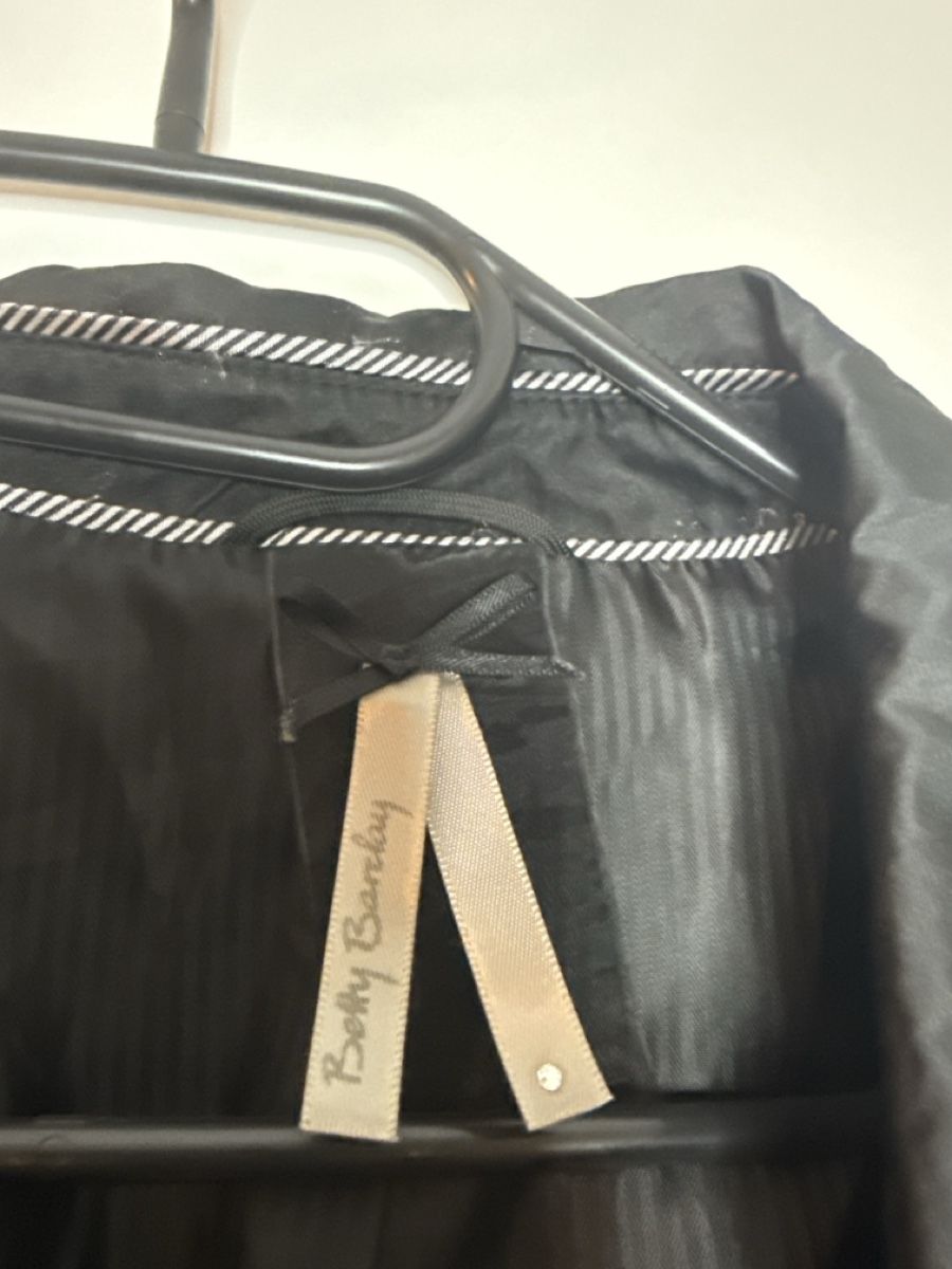 Betty Barclay Giacche: Stylish Black Jacket -Perfect for Autumn! Size 40 – Usato da Effretikon venduto da lio_gjr8 2
