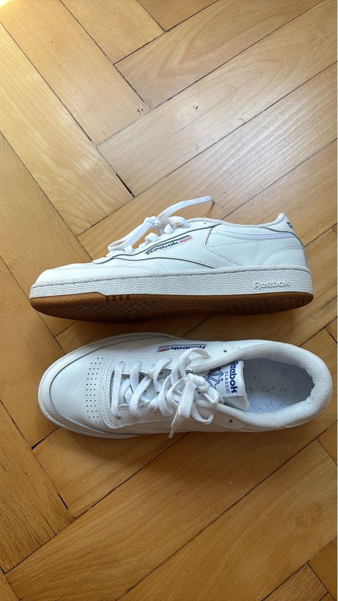 Reebok Scarpe da donna: Weisse Reebok Sneaker Grösse 40.5 – Nuovo (secondo la descrizione) da Zürich venduto da chi_2svv