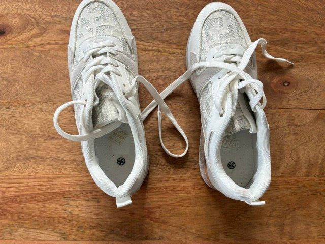 Chaussures femmes: Damenschuhe – D'occasion à Leuzigen par bnbz101