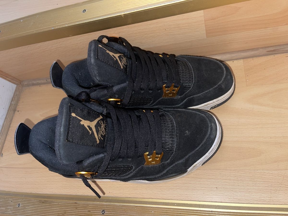 Jordan Scarpe da uomo: Jordan 4 Black Gold Grösse 40 – Usato da Nottwil venduto da Joelle.03 1