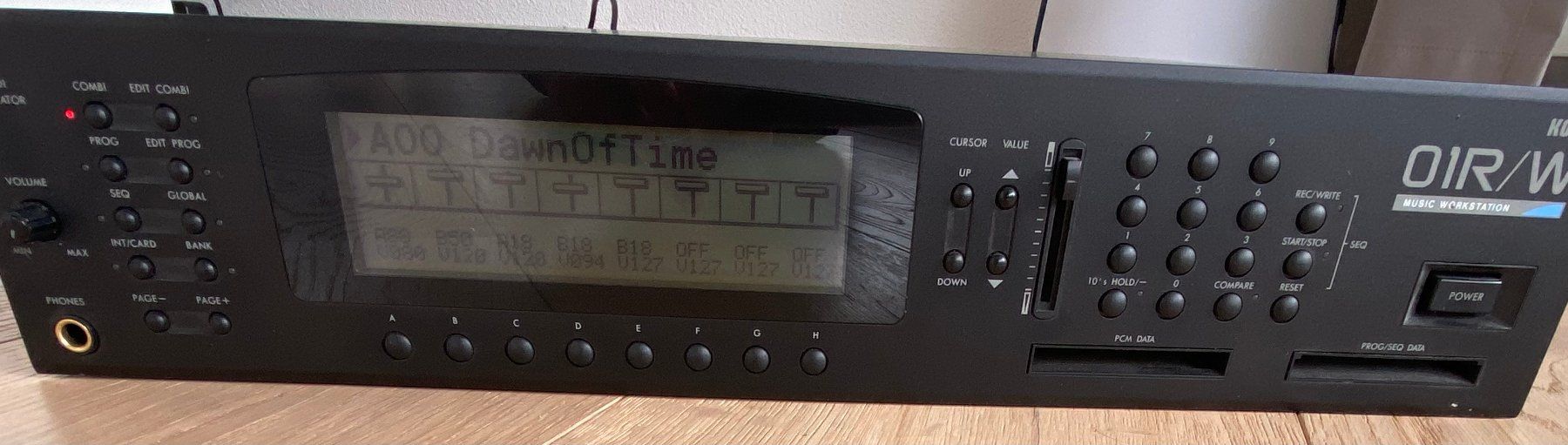 Korg Instruments de musique: Korg 01R/W Music Workstation – D'occasion à Meggen par rr74rr