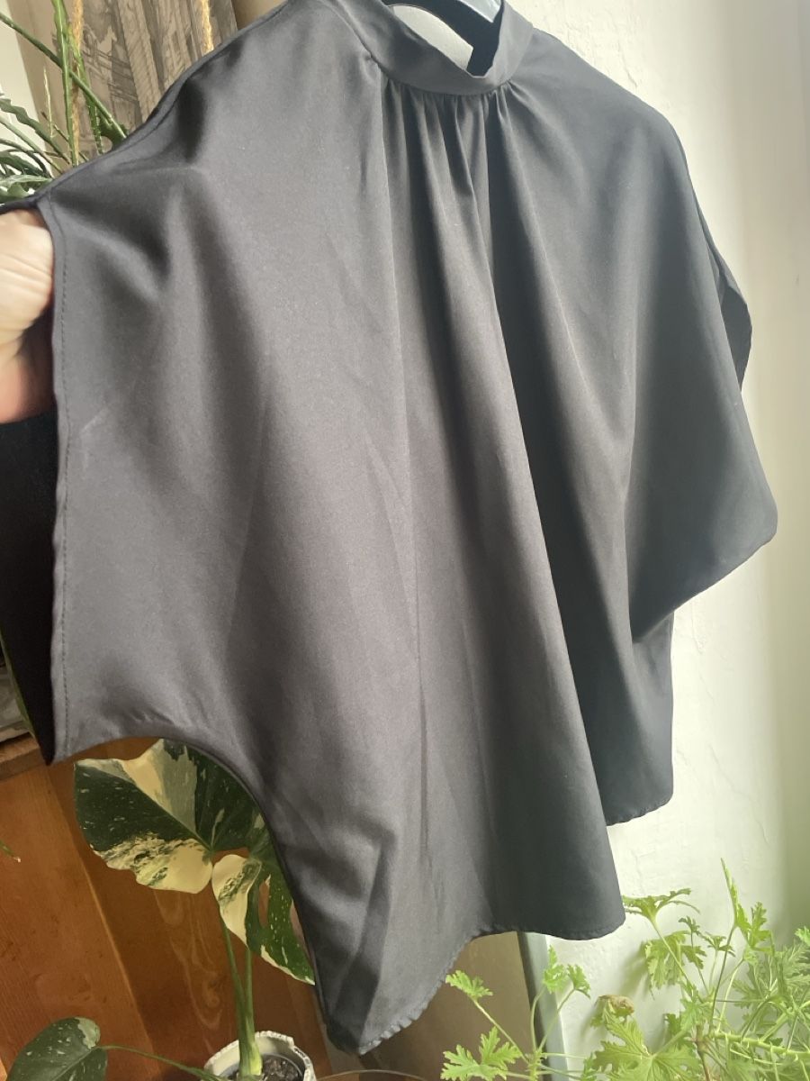 Top: Haut noir habillé – Usato da Vevey venduto da louloute72 1