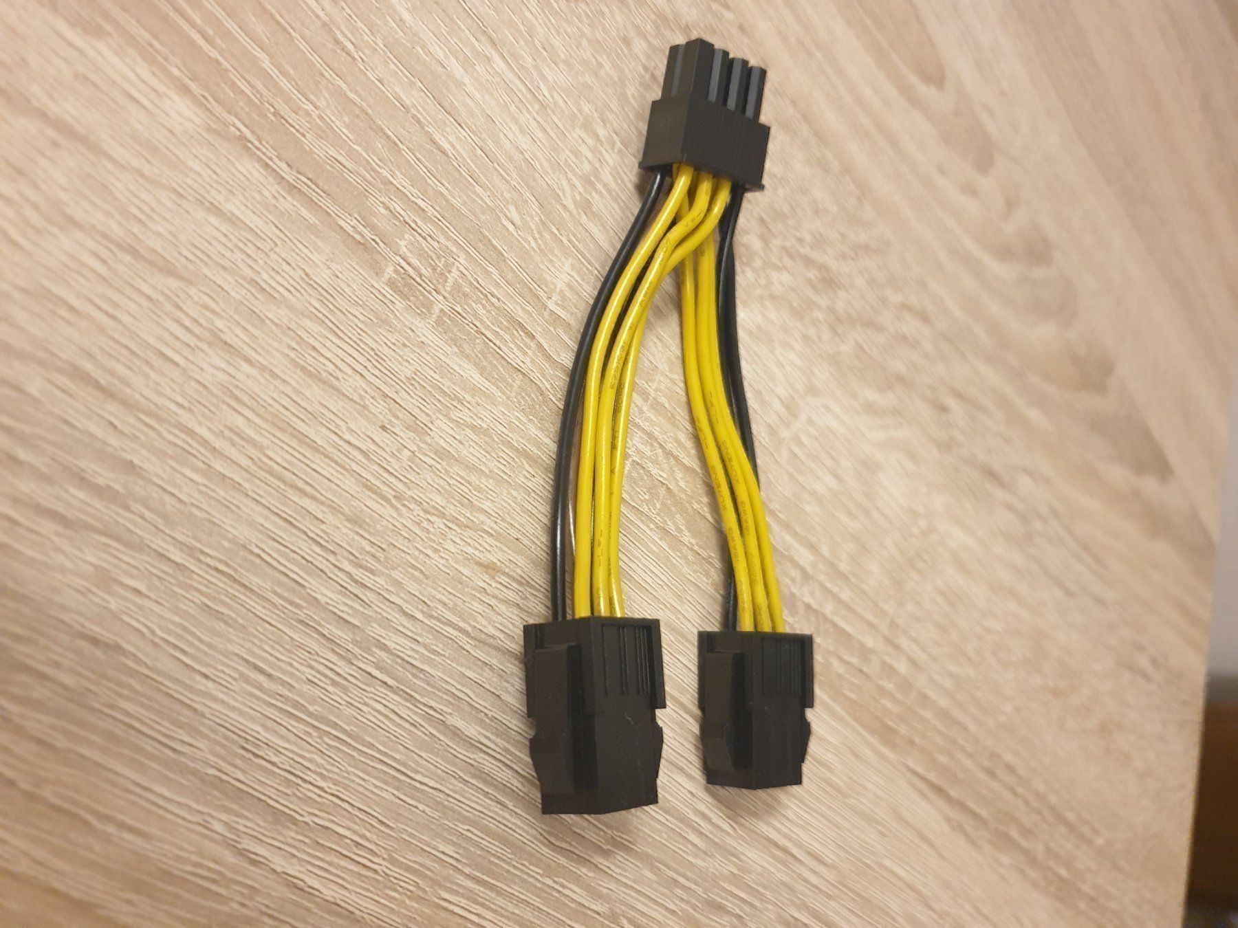 Grafikkarten: 2×6 to 1x8 Pcie Adapter – Neu und originalverpackt aus Niedergösgen von shpenko
