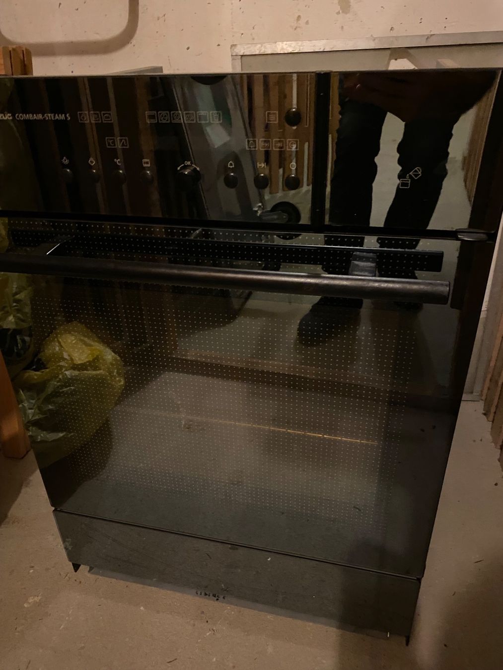Electrolux Backöfen: Backöfen – Defekt aus Emmenbrücke von Misel0