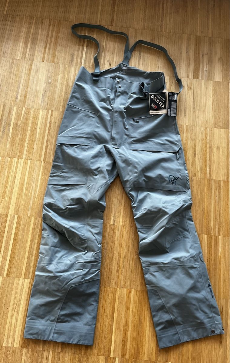 Norrøna Pantaloni: Norrona More Gore Tex Bib Hose Gr. M Neu – Nuovo e nell'imballaggio originale da Zürich venduto da idemehore