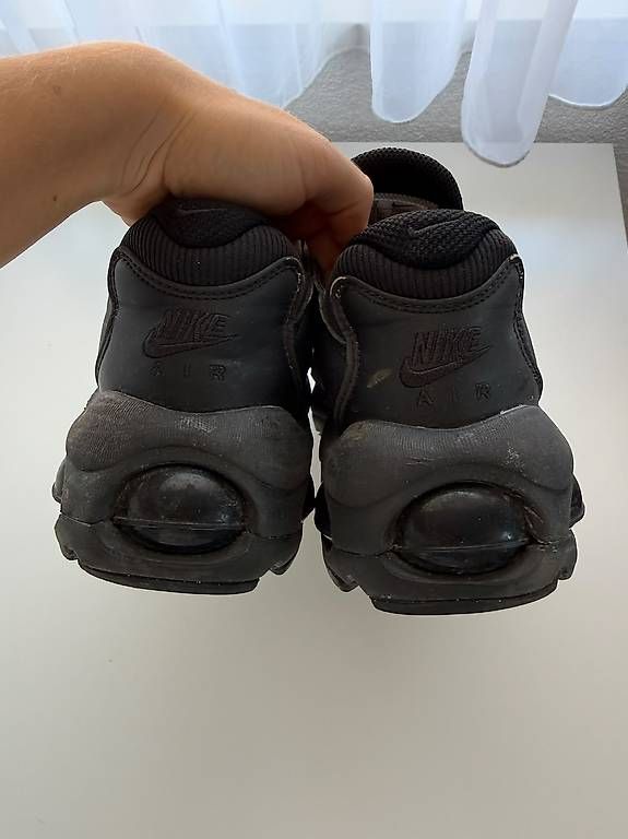 Herrenschuhe: NIKE AIR MAX SCHWARZ, EU 42.5 – Gebraucht aus Niederhelfenschwil von Mileko 2