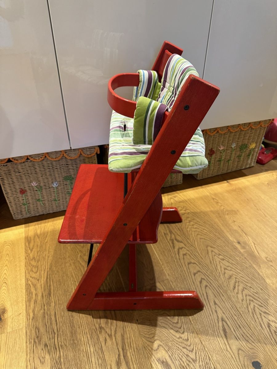 Stokke Seggioloni: Stokke Tripp Trapp in rot - Versand möglich – Usato da Neuhaus SG venduto da chinderegge 1