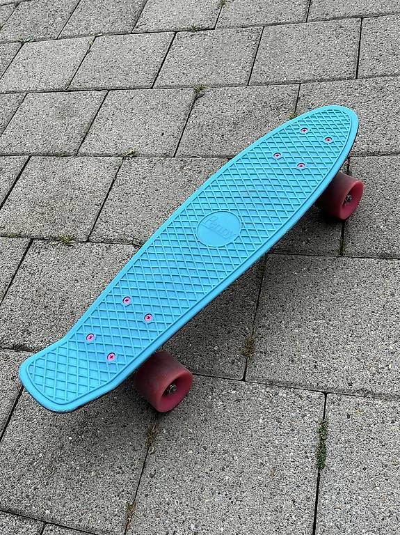 Skateboards: Kinder Skateboard – Usato da Trimmis venduto da pamamiga