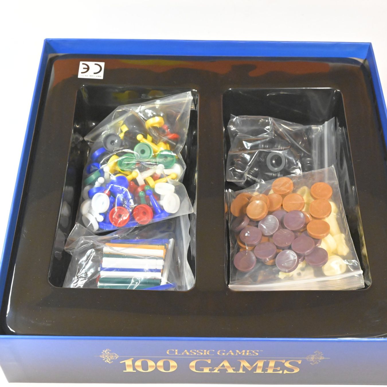Noris 606111688 Spieleklassiker mit 100 Spielmöglichkeiten wie Yatzy