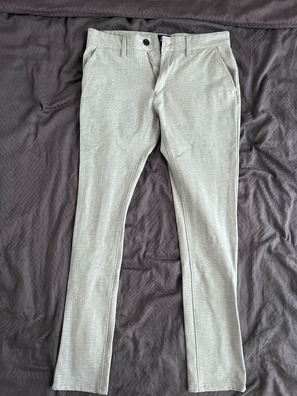 Pantaloni: Stoffhose Nadelstreifen Grau – Usato da Burgdorf venduto da luc_b87g