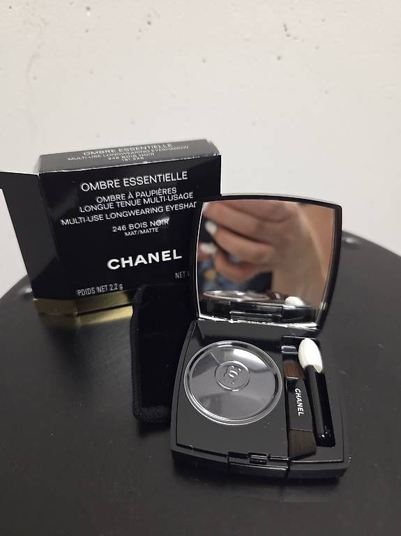 Chanel Make-up: CHANEL Lidschatten Bois Noir 246 – Nuovo e nell'imballaggio originale da Rüfenacht BE venduto da Biancaro 1