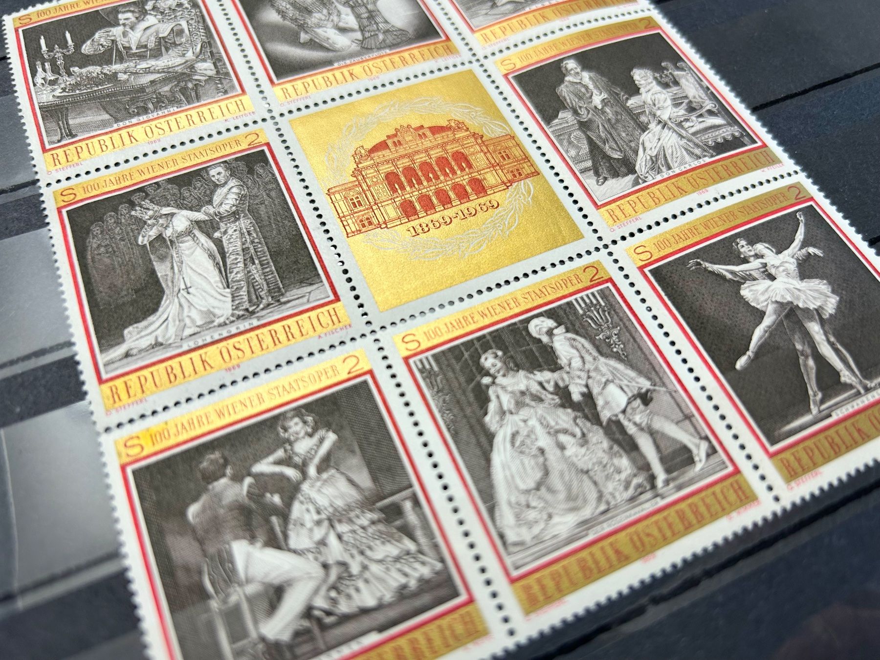 Alle Briefmarken: Exklusiver Block Wiener Staatsoper. Mit Gold! – Neu (gemäss Beschreibung) aus Braunau von Duczelli 1