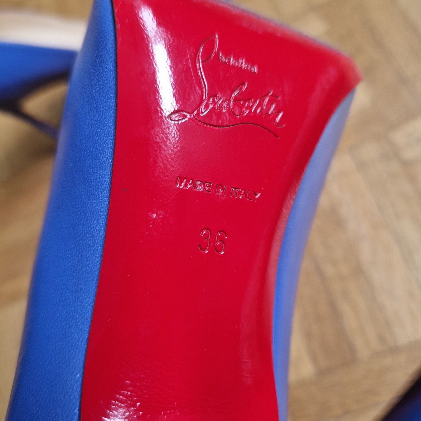 Christian Louboutin Scarpe da donna: Louboutin bleu 36 – Usato da Onex venduto da AF. 2