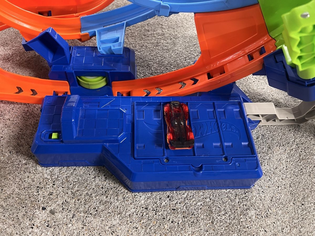 Hot Wheels Piste: Circuit de voitures Hot Wheels – Usato da La Neuveville venduto da neitre 1