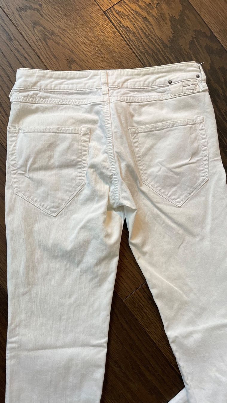 Diesel Jeans: Diesel Jeans Dame weiss Grösse 29 – Gebraucht aus Zollikon von rundbsurf 3