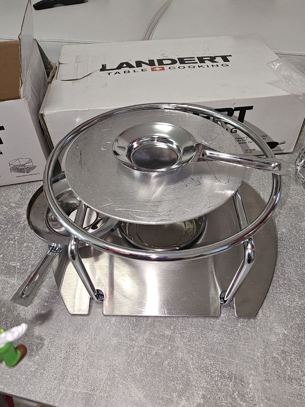 Elettrodomestici da cucina: LanderT Table+Cooking Kochgeschirr 2-teiliges Set – Nuovo e nell'imballaggio originale da Herzogenbuchsee venduto da tgi_rln7 2