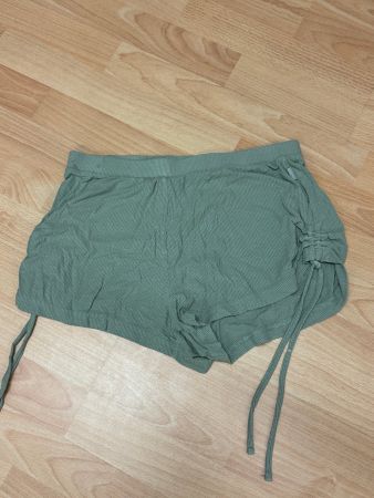 AUSVERKAUF - WOMEN - grüne Shorts von Primark, gr.EUR 34/36