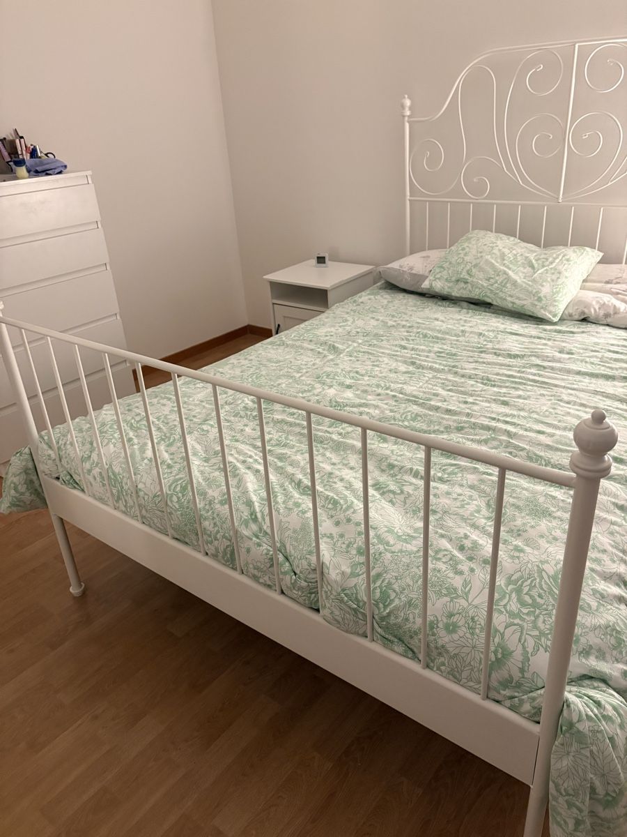 Betten: IKEA double bed frame  – Gebraucht aus Adliswil von han_2zjd 2