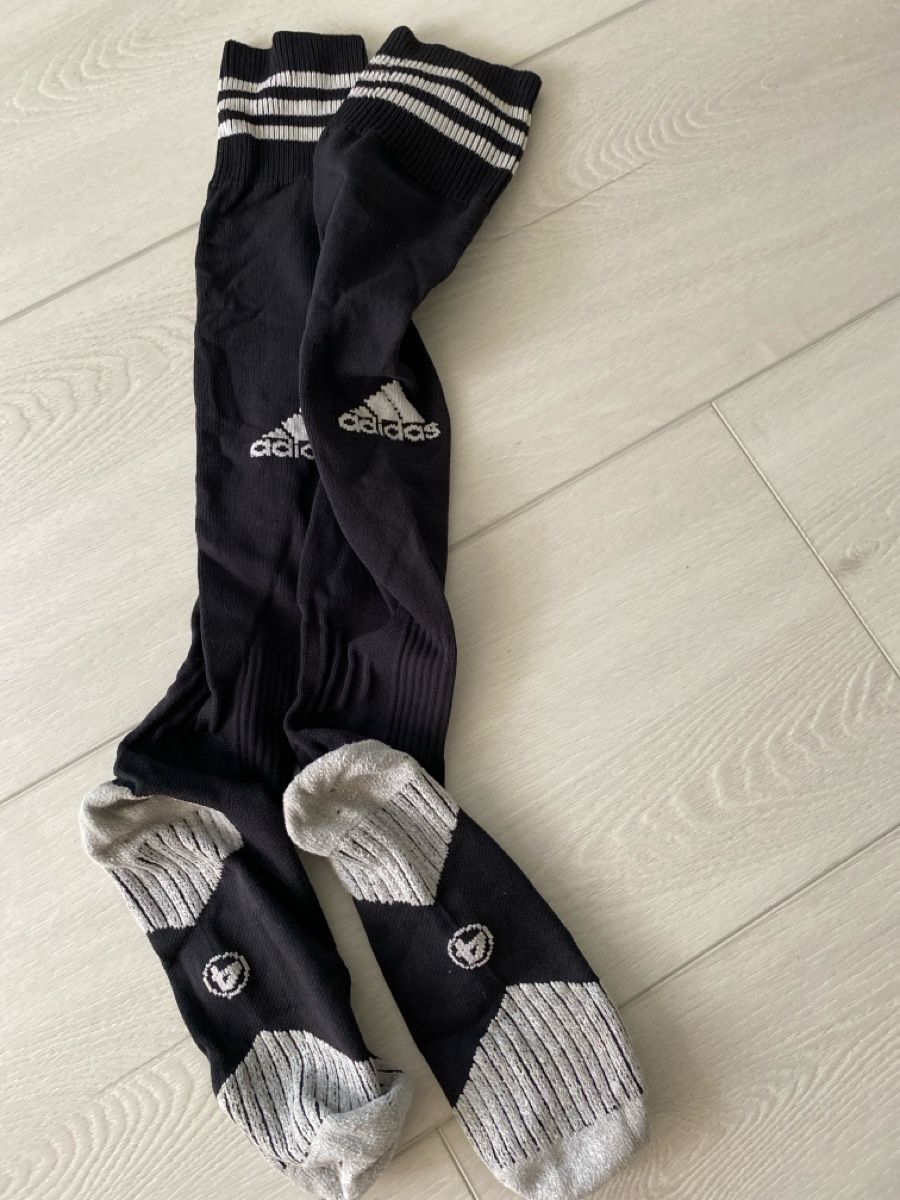 Adidas Lotti & Set di vestiti: Kleiderpaket – Usato da Strengelbach venduto da Bycy 2