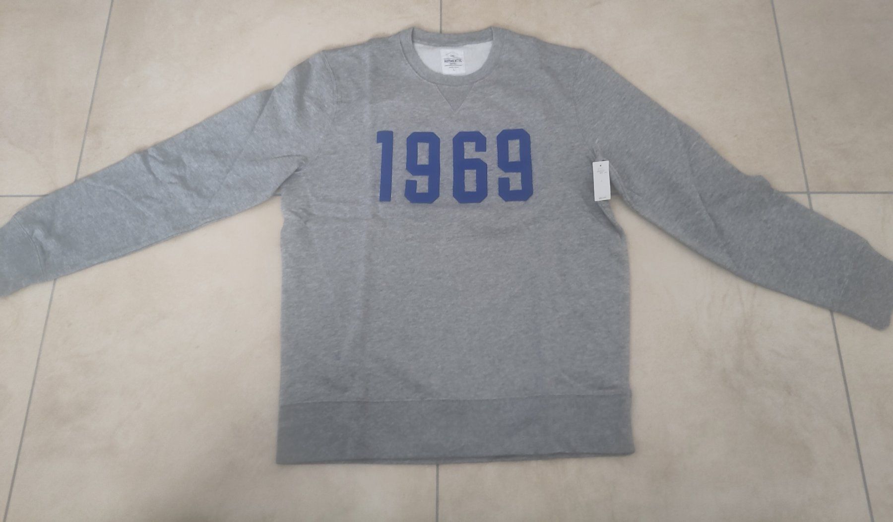 Gap Maglioni & Felpe: GAP Herren Pullover, Gr. L Grau, Aufdruck "1969", Neu! – Nuovo e nell'imballaggio originale da Münchenwiler venduto da Maxli2008