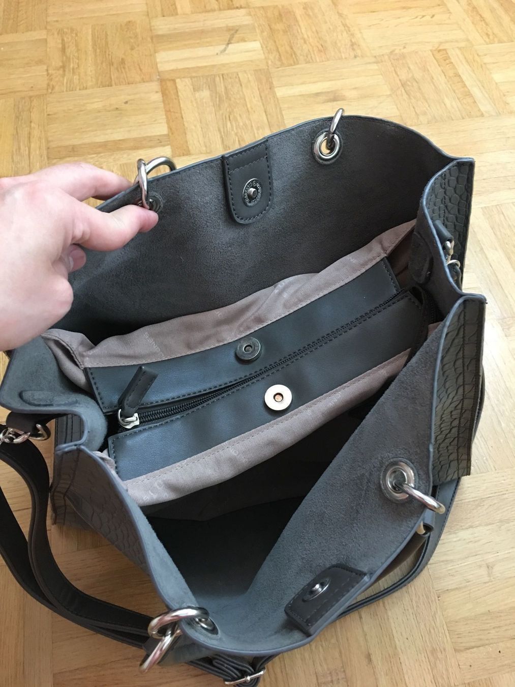 Taschen für Damen: Grosse Tasche – Gebraucht aus Biel/Bienne von philong 2