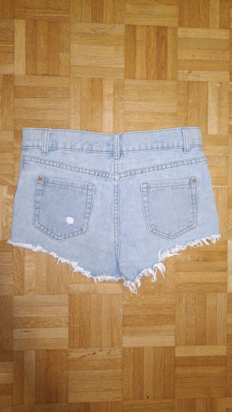 Jeans: Damen Sommer Jeans Shorts Gr. 36 – Gebraucht aus Dübendorf von Me_sa 3
