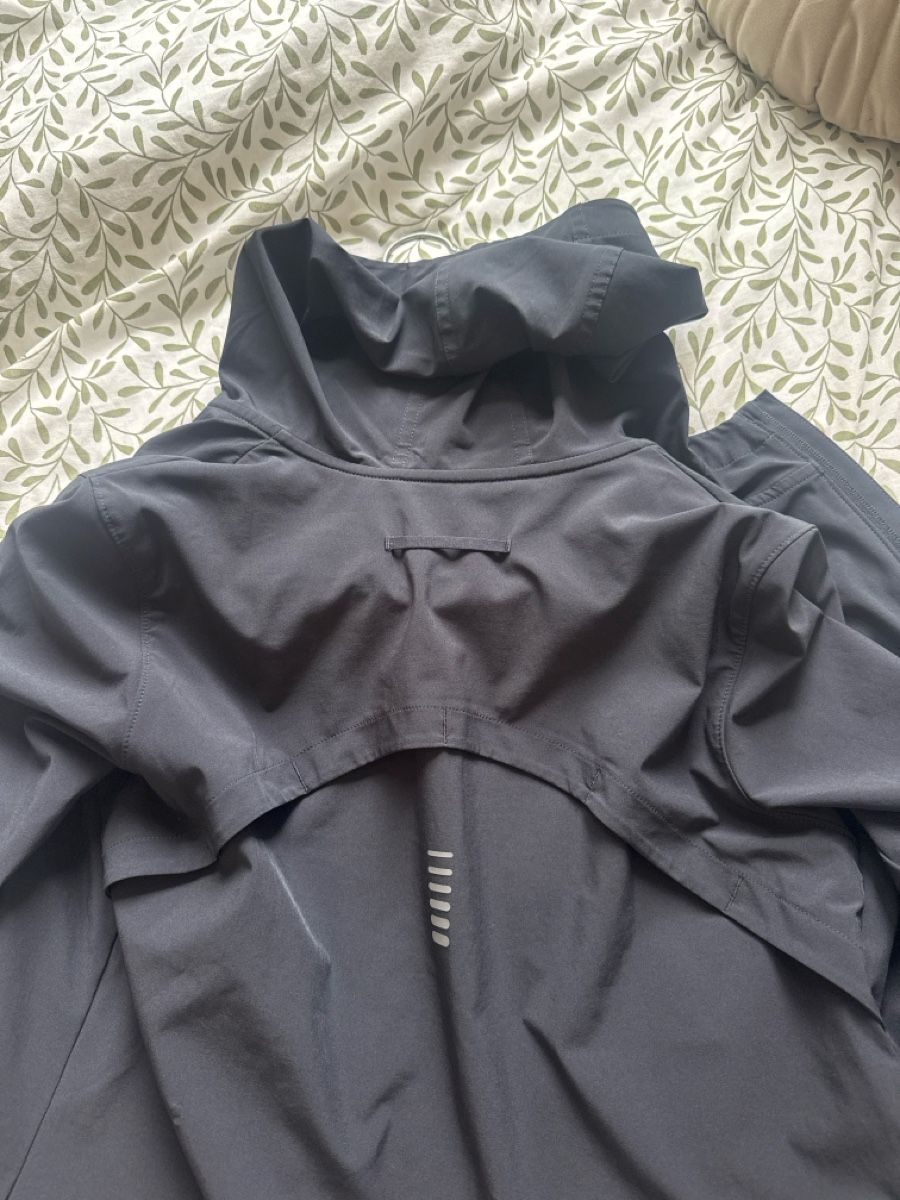 Under Armour Vestes: Veste under armour  – D'occasion à Epalinges par lar_wvb7 3