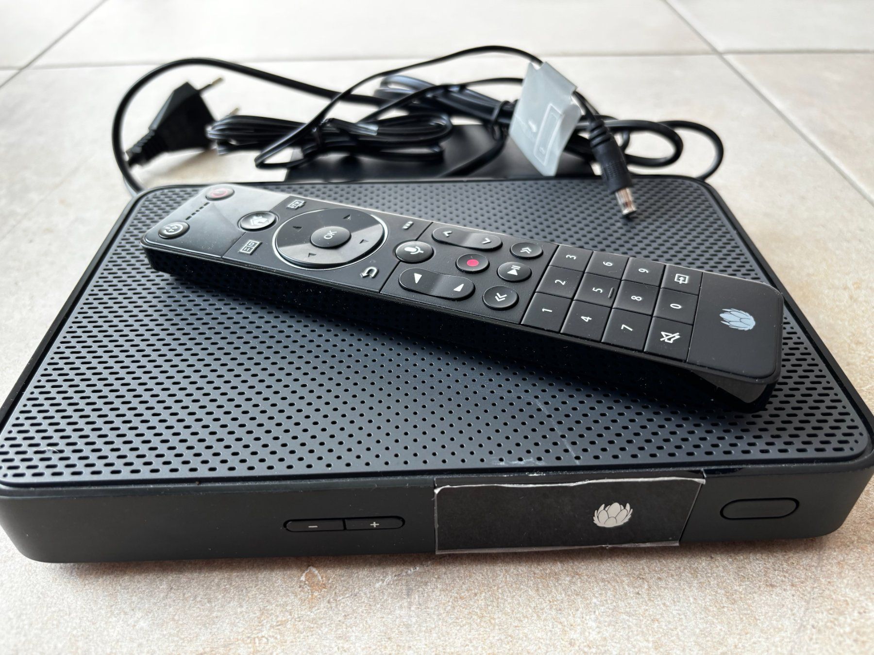 Sunrise Lettore multimediale & Streamer: SUNRISE TV Box ARRIS DCX960, 4K – Usato da Hombrechtikon venduto da Baraban