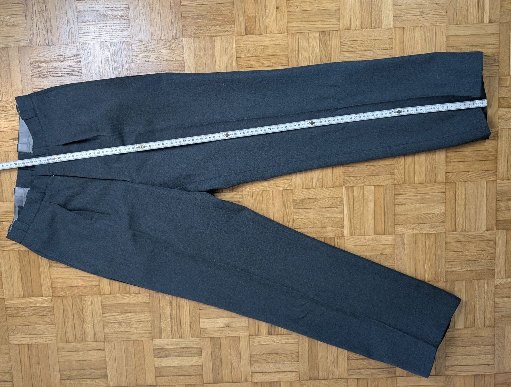 Schweizer Armee Uniformen: Original Schweizer Militär Uniform Hose, Grösse 80 / 38 – Gebraucht aus Zürich von axolottchen 1
