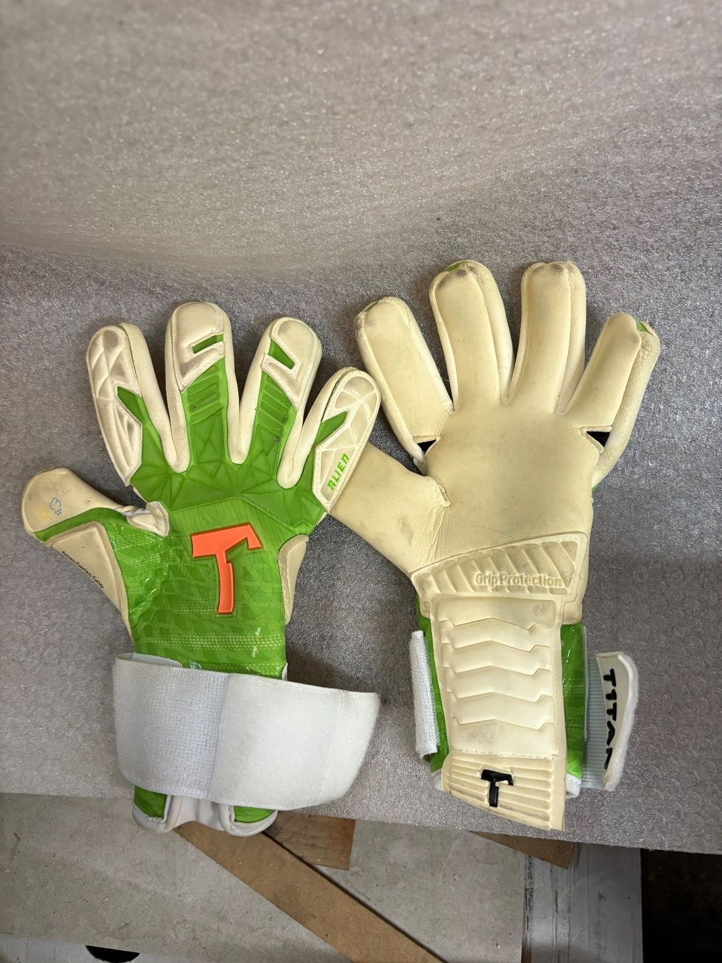 Guanti & manicotti: T1tan Goali Handschuhe – Usato da Oberentfelden venduto da dar_7gzv 1