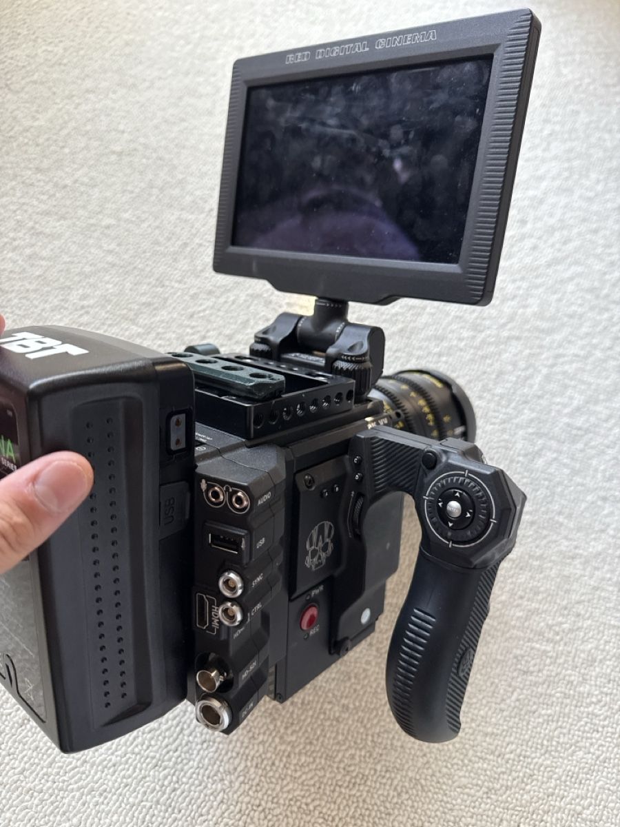 Fotocamera: RED Dsmc2 Monstro 8k VV Kit – Usato da Thun venduto da kie_qbv8 2