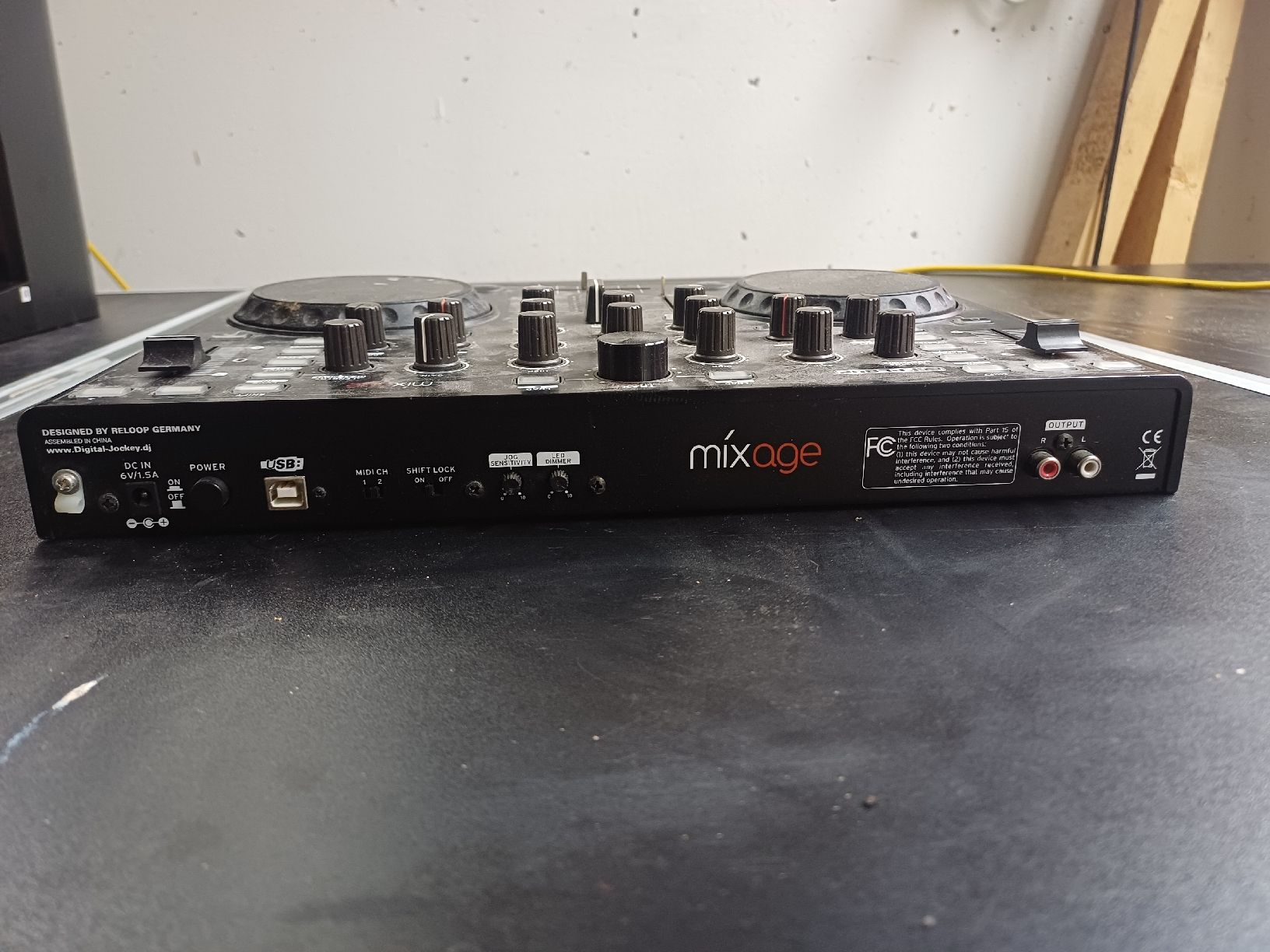 Reloop Platines de mixage: Reloop Mixage Interface Edition  – Défectueux à Wangenried par Recycler94 3