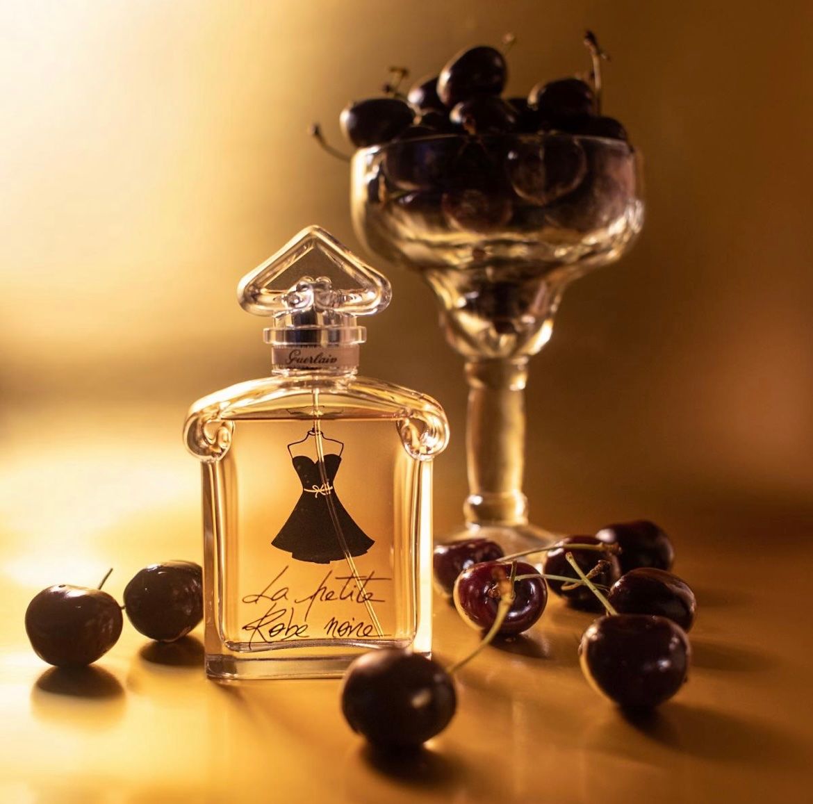 Guerlain Parfum & Eau de Toilette: Guerlain La Petite Robe Noire 12 ml sample – Neu (gemäss Beschreibung) aus Chêne-Bougeries von Seetooyoo 9